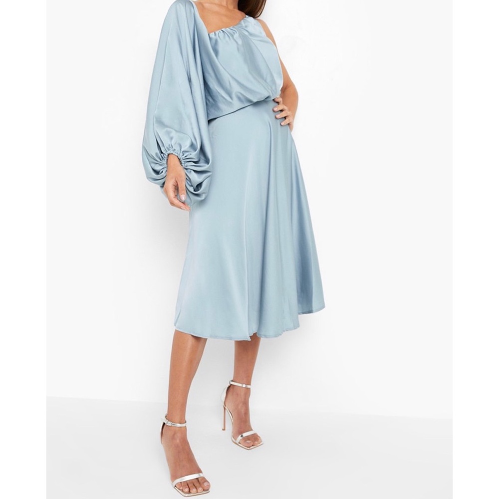 NWT BooHoo Light Blue Midi Dress